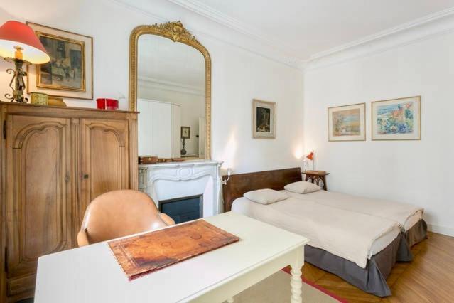 Charming bedroom Parijs Buitenkant foto
