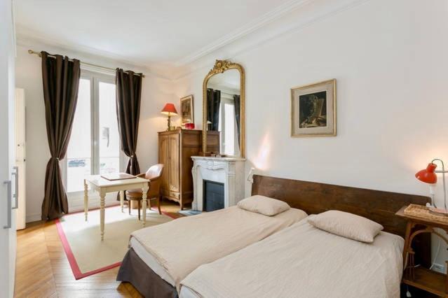 Charming bedroom Parijs Buitenkant foto